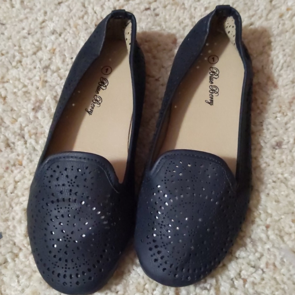 Black ballet flats never used kids size 1